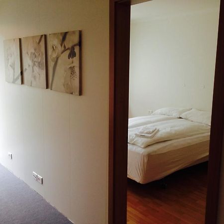 Guesthouse Marina Travel 霍芬 外观 照片